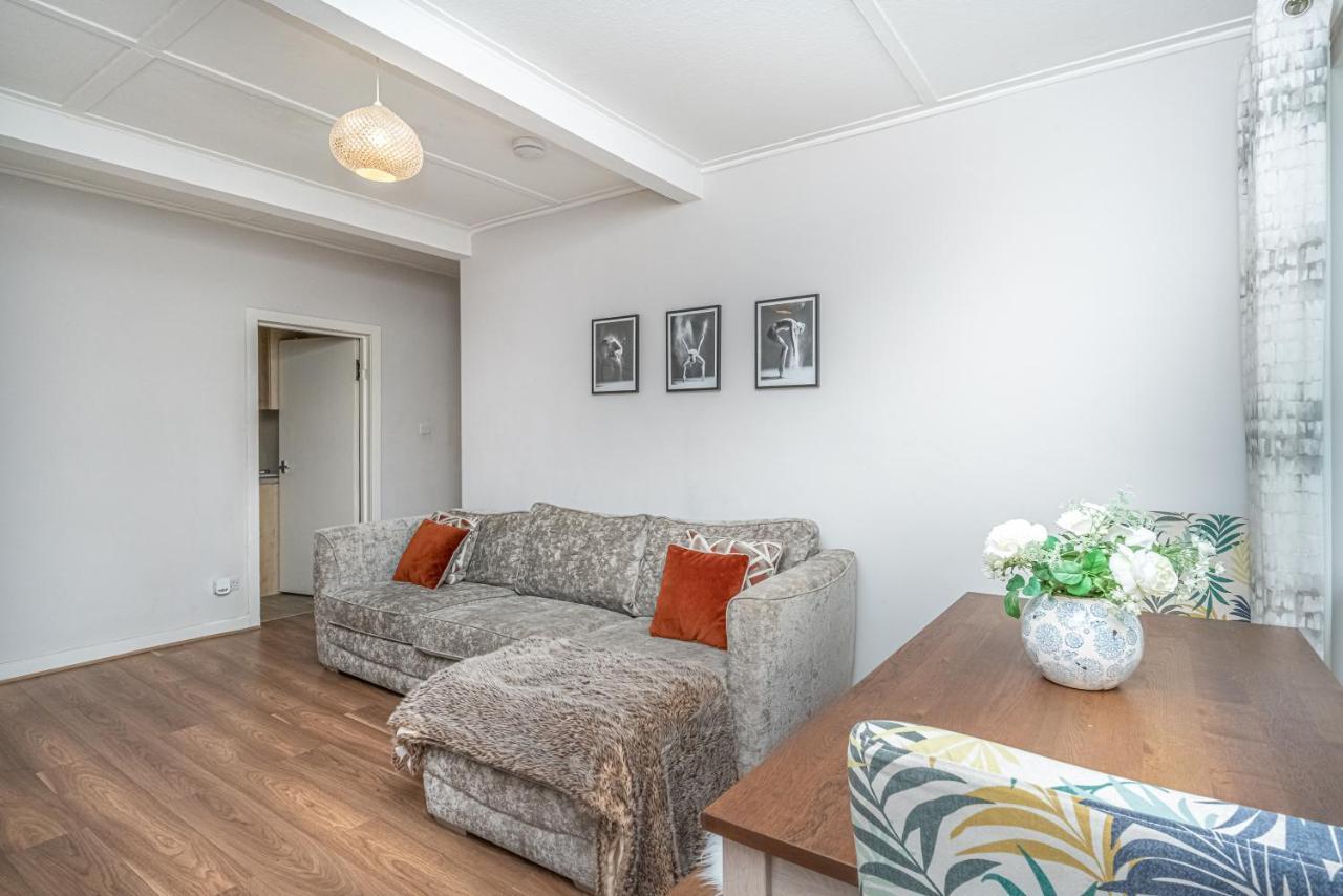 Pass The Keys Cosy And Spacious 2 Beds Flat With - Free Parking Edinburgh Exterior photo